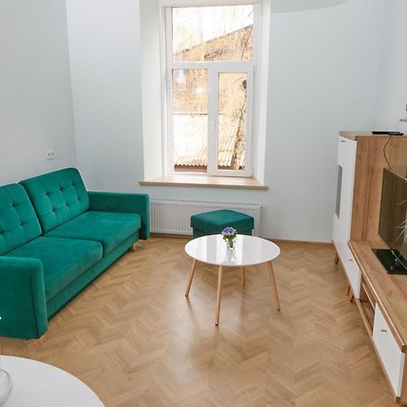 Modern Flat By Lukiskiu Square فيلنيوس المظهر الخارجي الصورة